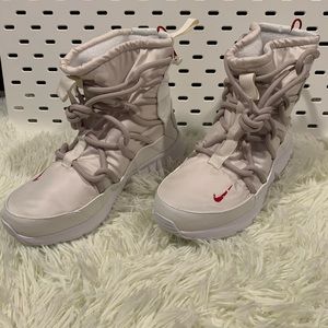 Nike Tanjun High Rise Boot Womens Sz 6.5